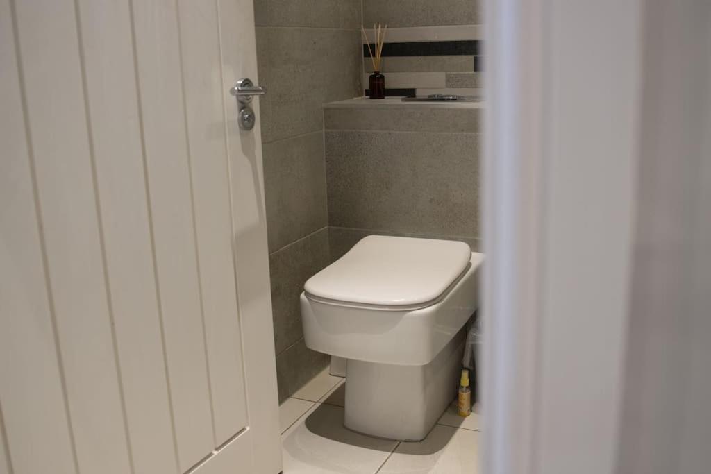 Spacious Apartment In City Centre - Free Parking Nottingham Dış mekan fotoğraf